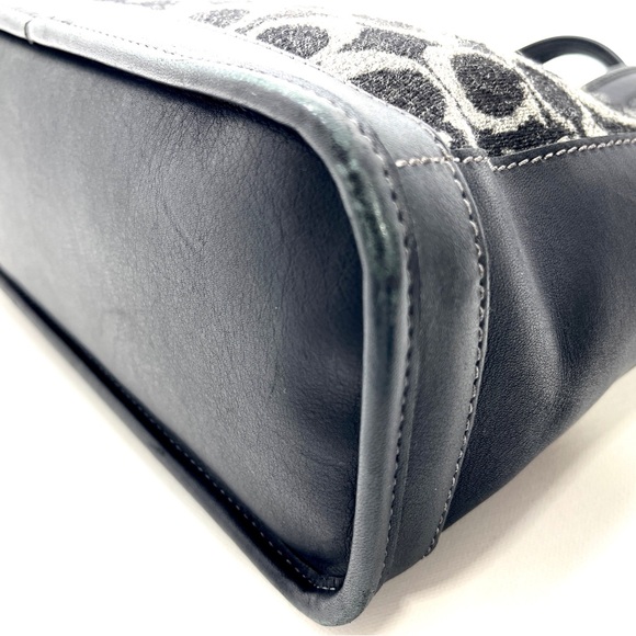 *RARE* Vintage Coach! 🖤 2000 Wool & Leathered Tote - Picture 7 of 15